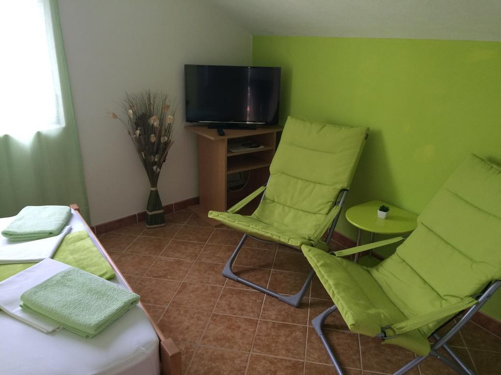 Apartments Nina Omišalj المظهر الخارجي الصورة